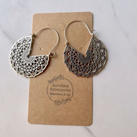 5 for $25 SILVER COLOR  EARNINGS - Picture 4 of 8